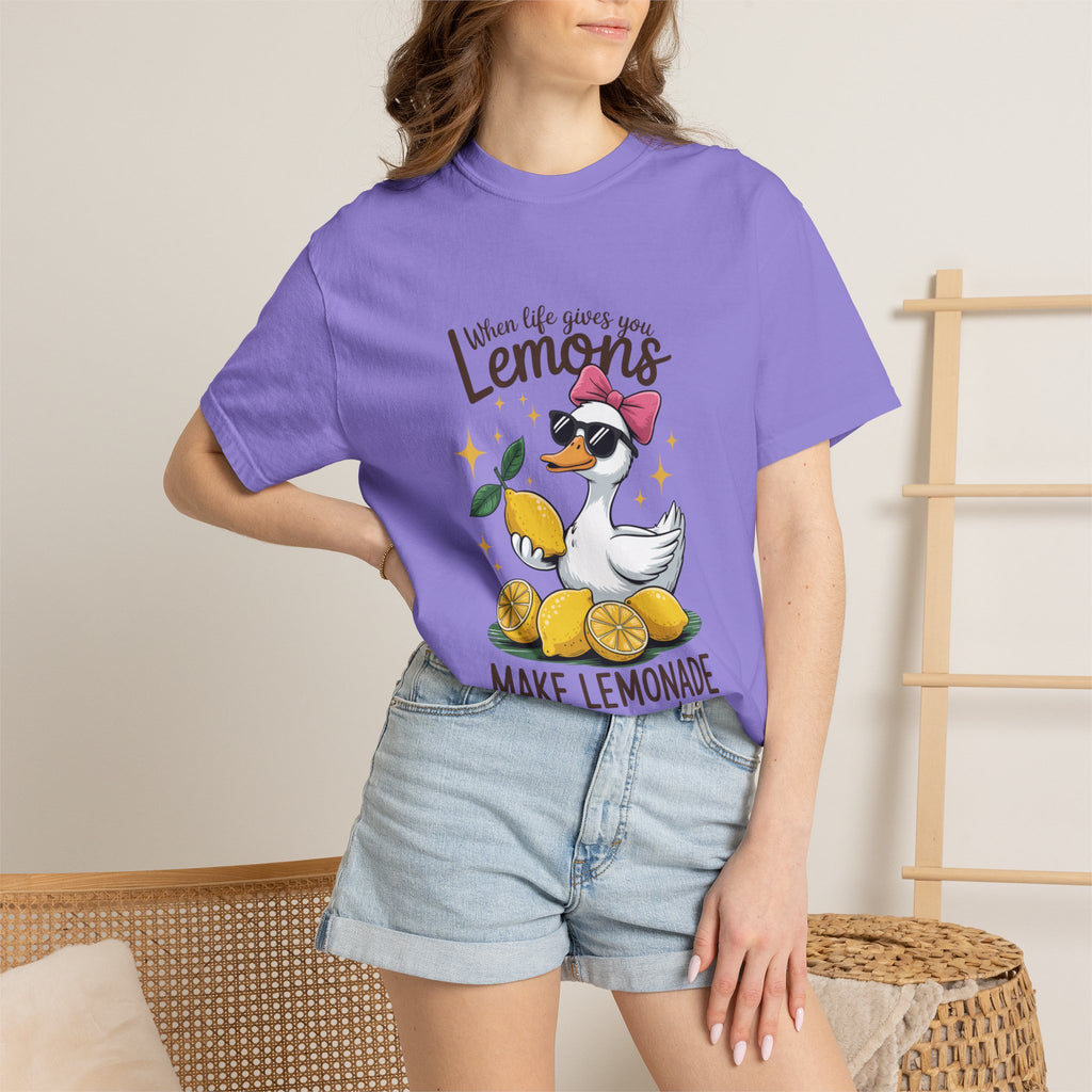 T-Shirt — "When Life Gives You Lemons Make Lemonade" Cute Duck Lemonade Graphic Tee