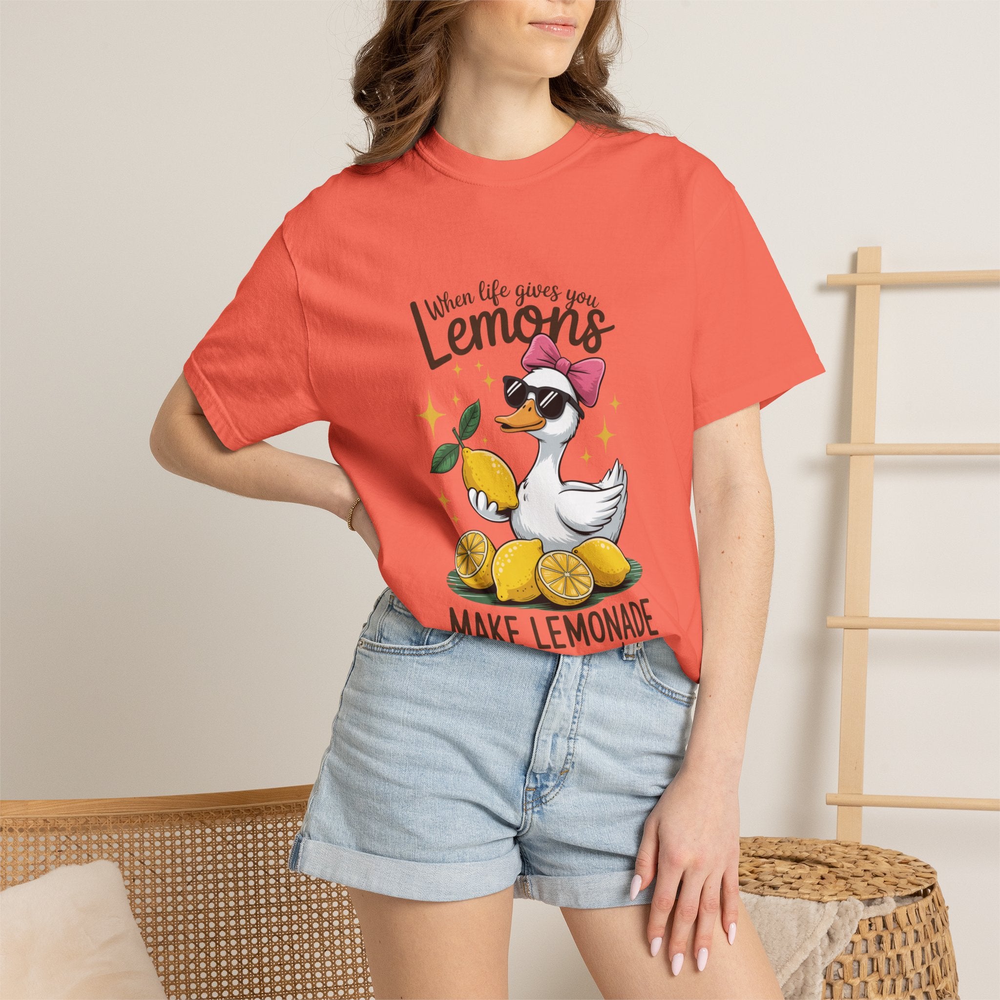 T-Shirt — "When Life Gives You Lemons Make Lemonade" Cute Duck Lemonade Graphic Tee