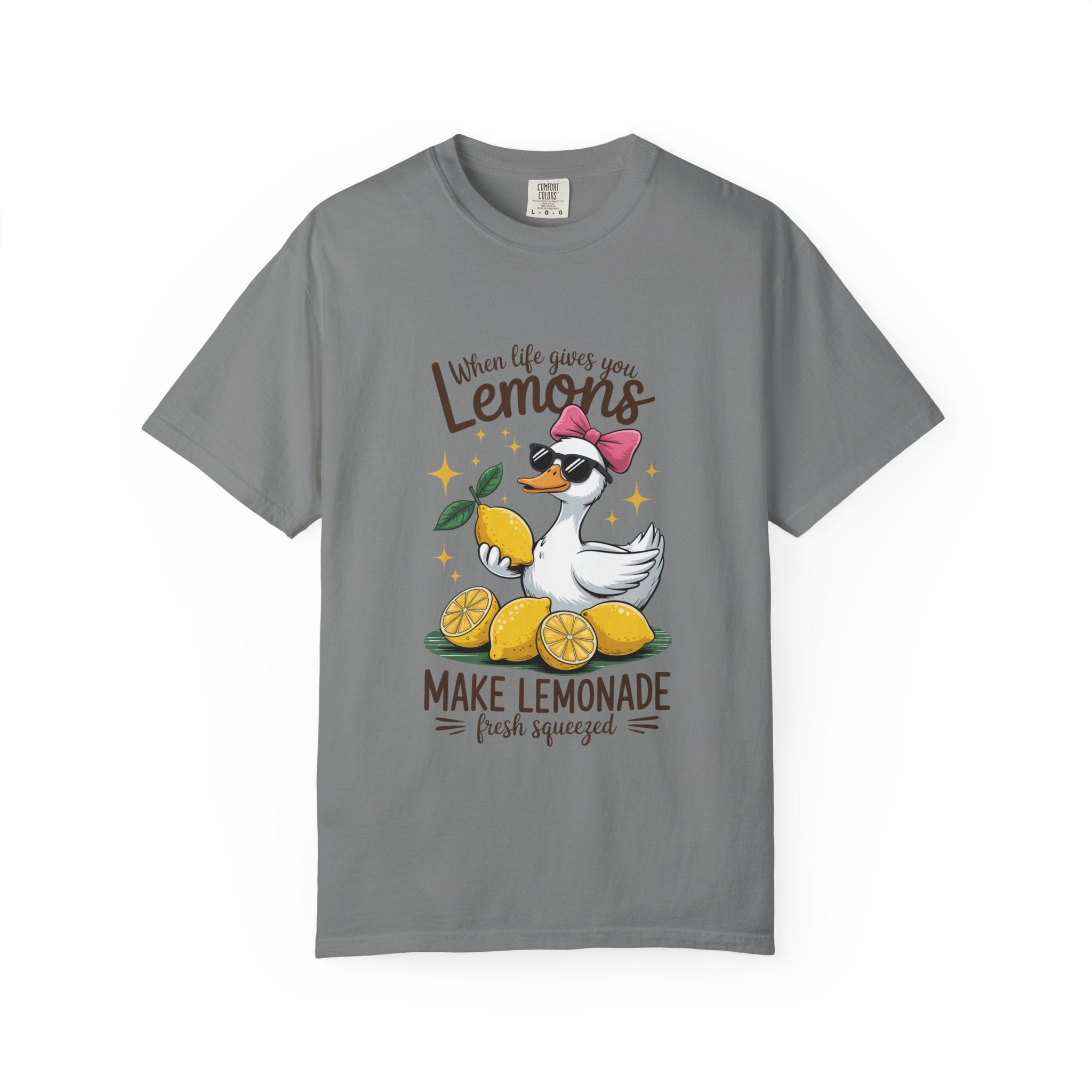 T-Shirt — "When Life Gives You Lemons Make Lemonade" Cute Duck Lemonade Graphic Tee