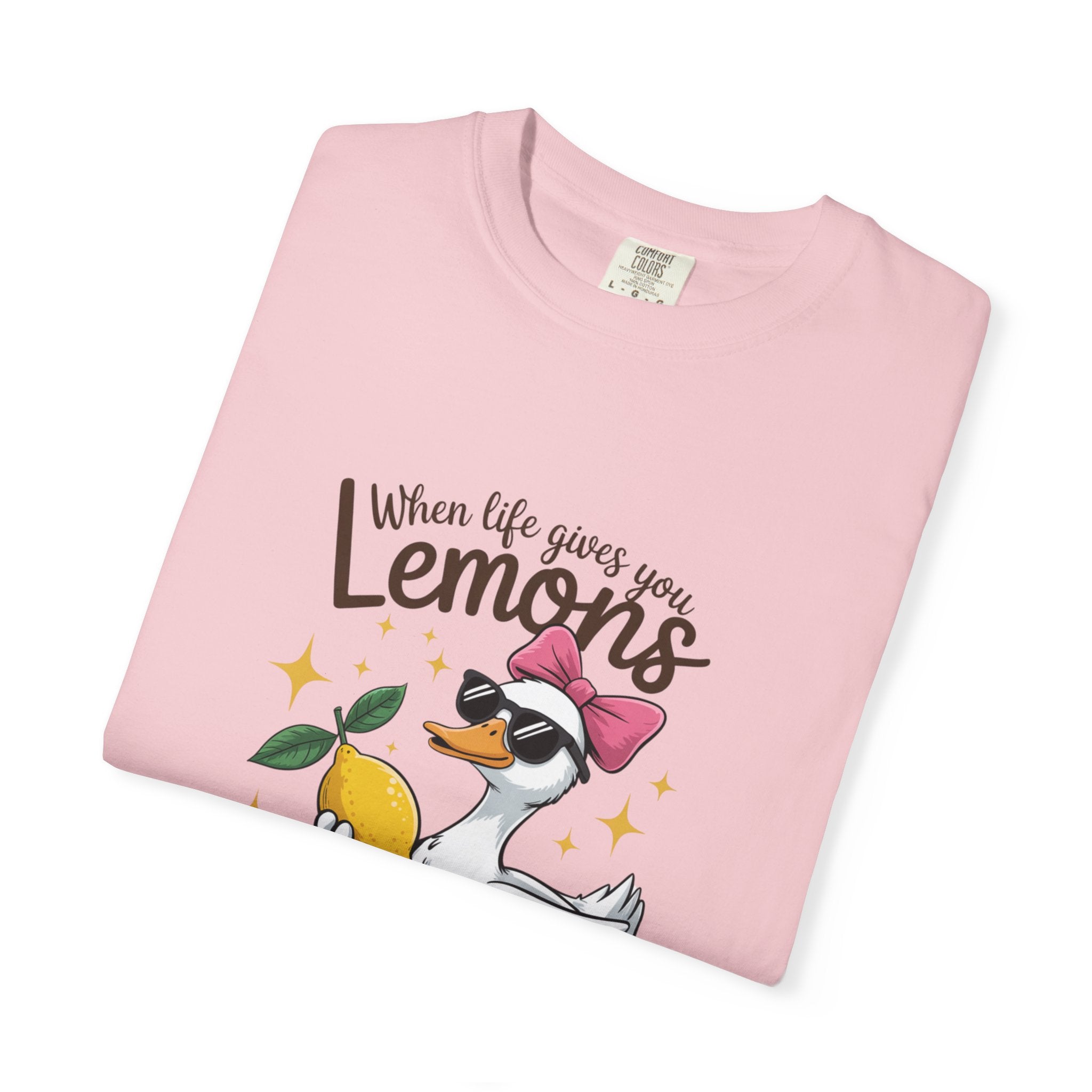T-Shirt — "When Life Gives You Lemons Make Lemonade" Cute Duck Lemonade Graphic Tee