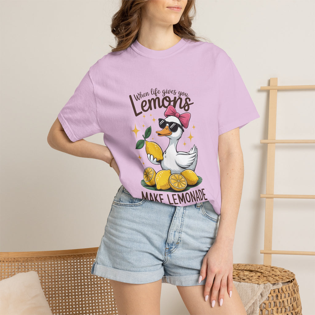 T-Shirt — "When Life Gives You Lemons Make Lemonade" Cute Duck Lemonade Graphic Tee
