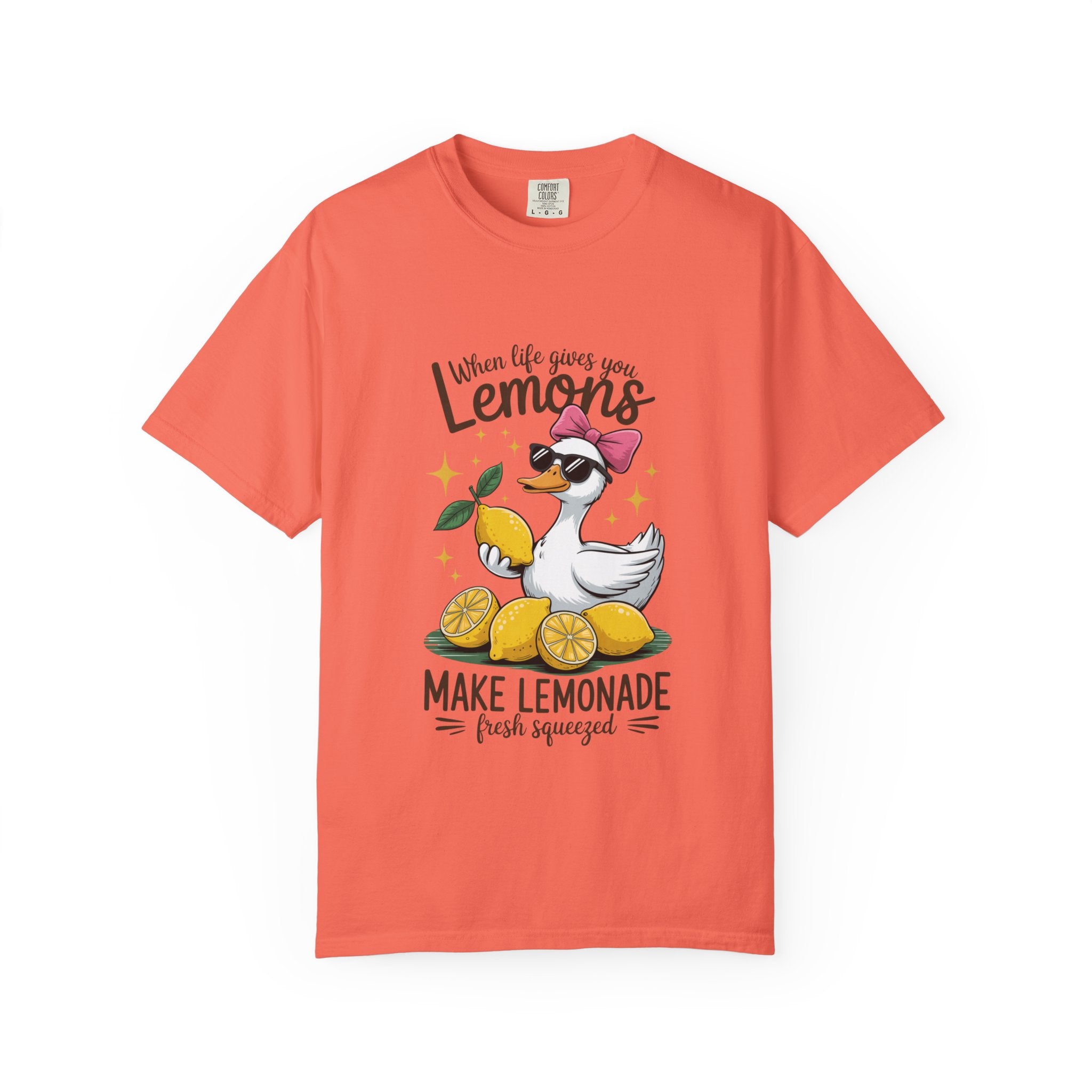 T-Shirt — "When Life Gives You Lemons Make Lemonade" Cute Duck Lemonade Graphic Tee