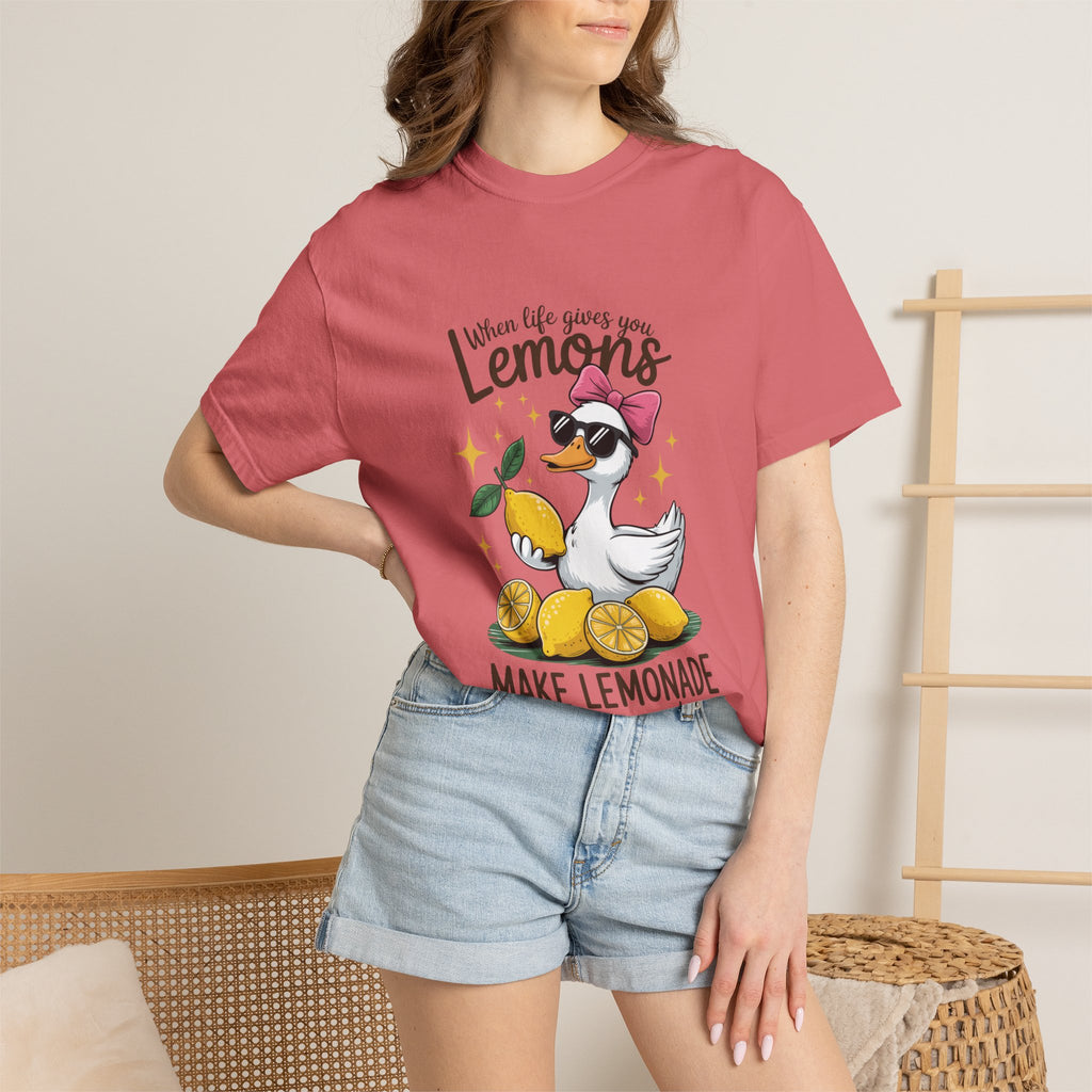 T-Shirt — "When Life Gives You Lemons Make Lemonade" Cute Duck Lemonade Graphic Tee