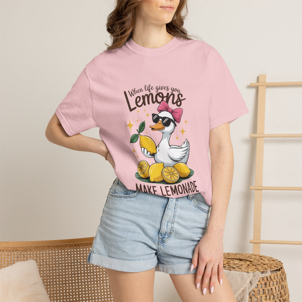 T-Shirt — "When Life Gives You Lemons Make Lemonade" Cute Duck Lemonade Graphic Tee