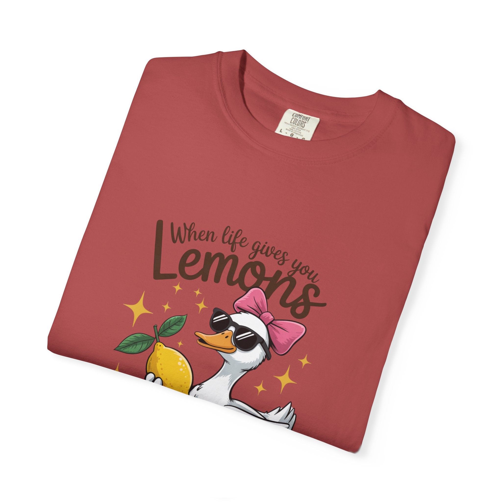 T-Shirt — "When Life Gives You Lemons Make Lemonade" Cute Duck Lemonade Graphic Tee