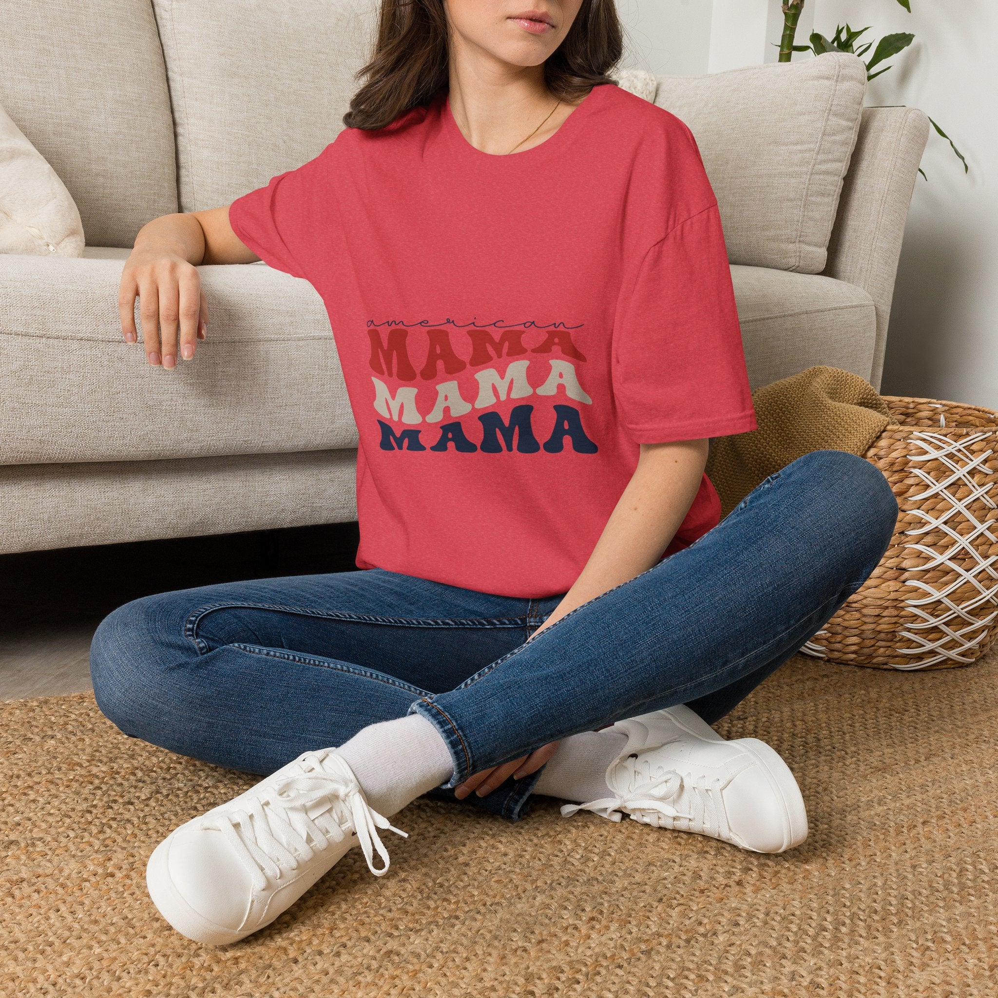 Mama Retro Tee — "American Mama" Graphic T-Shirt