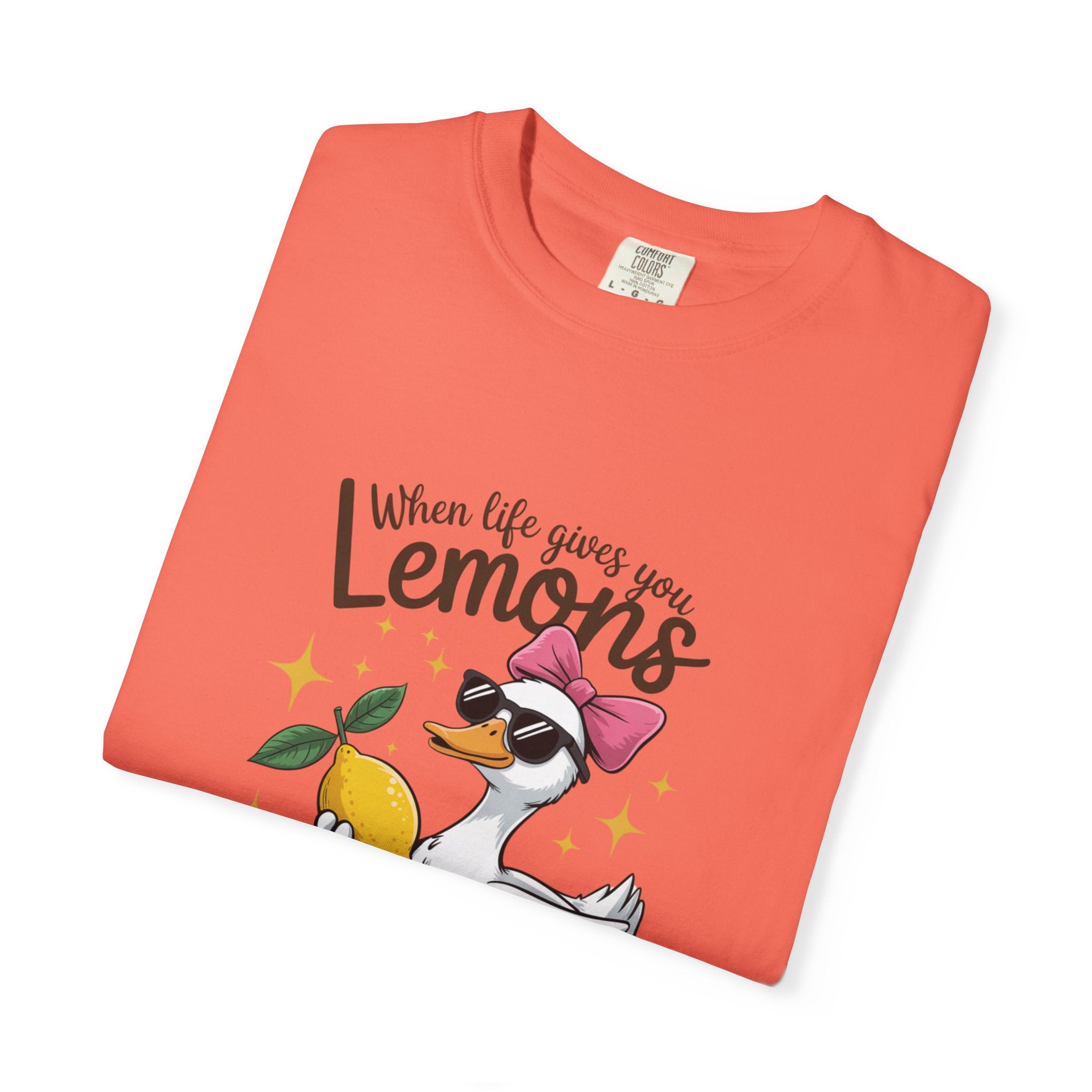 T-Shirt — "When Life Gives You Lemons Make Lemonade" Cute Duck Lemonade Graphic Tee