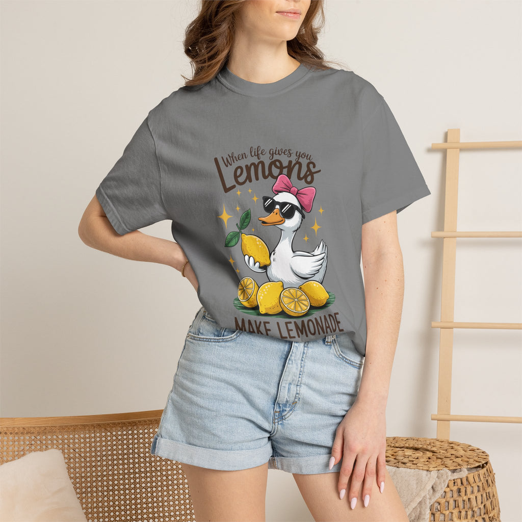 T-Shirt — "When Life Gives You Lemons Make Lemonade" Cute Duck Lemonade Graphic Tee