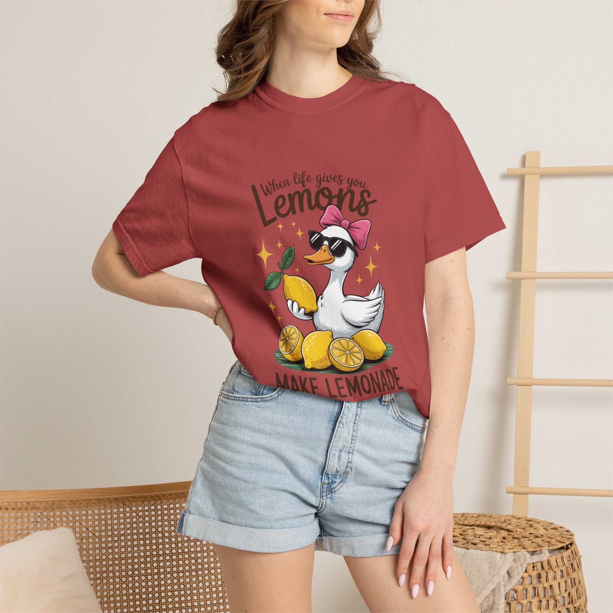 T-Shirt — "When Life Gives You Lemons Make Lemonade" Cute Duck Lemonade Graphic Tee