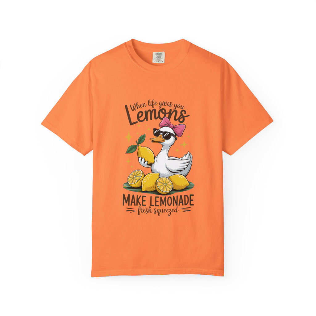 T-Shirt — "When Life Gives You Lemons Make Lemonade" Cute Duck Lemonade Graphic Tee