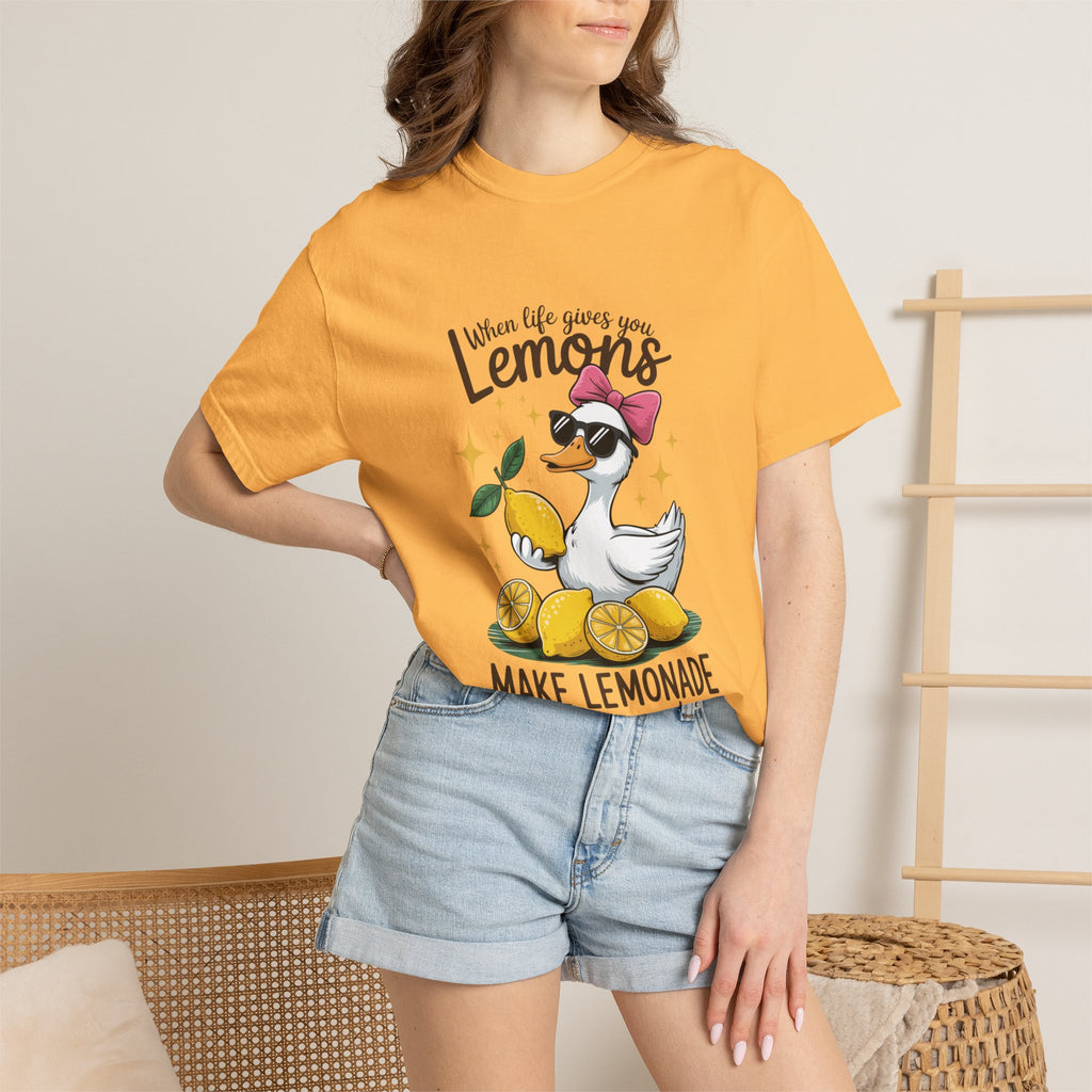 T-Shirt — "When Life Gives You Lemons Make Lemonade" Cute Duck Lemonade Graphic Tee