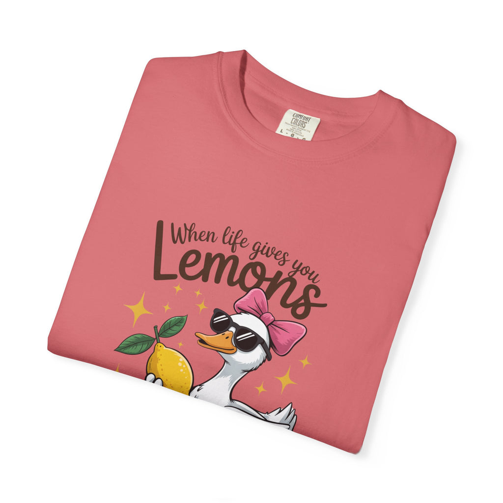 T-Shirt — "When Life Gives You Lemons Make Lemonade" Cute Duck Lemonade Graphic Tee